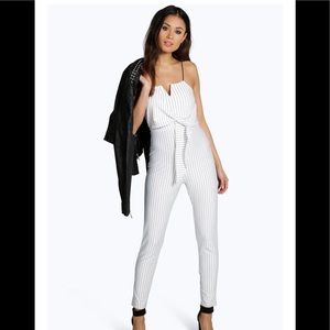 Boohoo pinstriped jumpsuit! Size 8